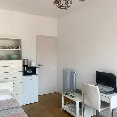Séjour chez l'habitant Mirela's Private With Key, Ac, Lift & Balcony In The Center Of On The Cote D'azur *