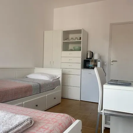 Mirela's Private With Key, Ac, Lift & Balcony In The Center Of On The Cote D'azur Séjour chez l'habitant