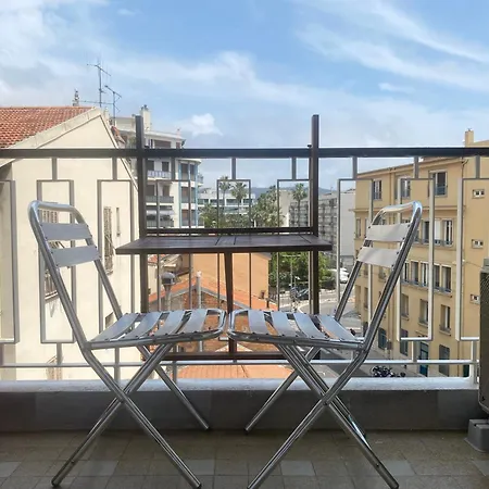 Mirela's Private With Key, Ac, Lift & Balcony In The Center Of On The Cote D'azur Séjour chez l'habitant