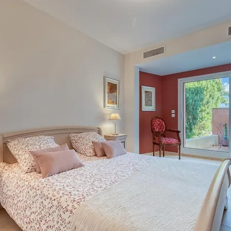 Sur Les Hauteurs De Nice, Proche Centre 4*