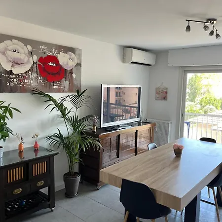 Très Beau 3 Pièces Spacieux Lumineux Et Climatisé * Nice