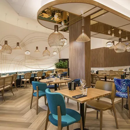 Hotel Novotel Arenas Aeroport 4*