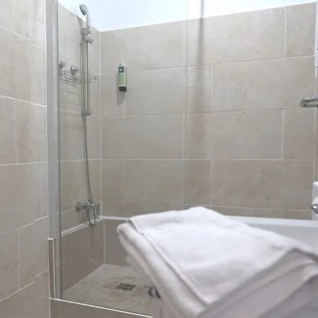 Logis Victorine Hotel