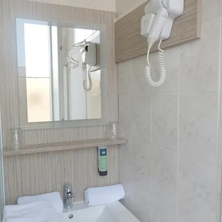Logis Victorine Hotel