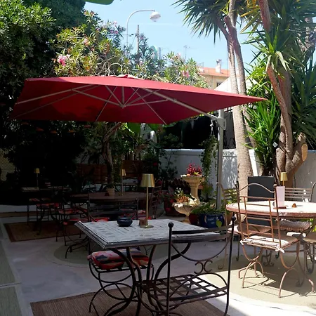 Logis Victorine Hotel 2*