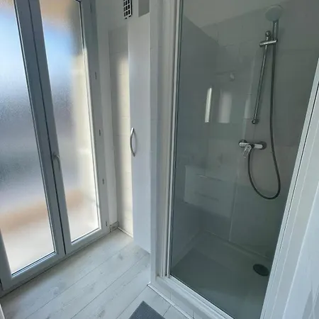 Apartment F2 Lumineux 8 Min A Pieds De La *