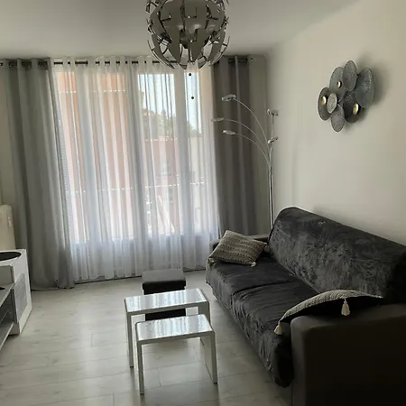 Apartment F2 Lumineux 8 Min A Pieds De La