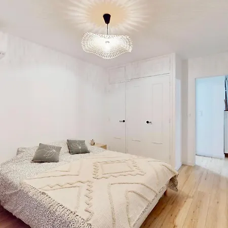 Cosy 2 Bedroom Near Port *