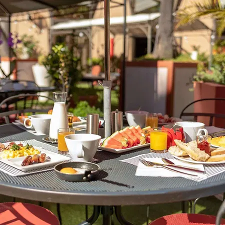 Novotel Centre Vieux Hotel 4*