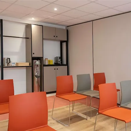 Ibis Budget Californie Lenval Hotel 2*