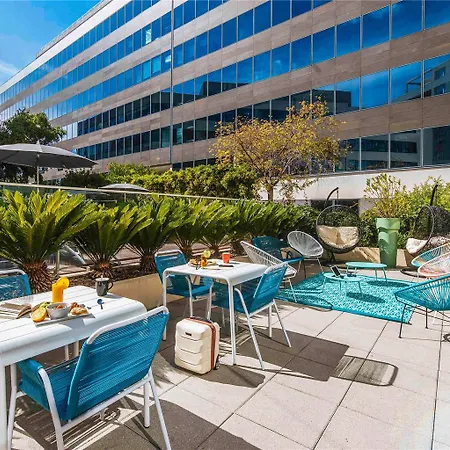 Ibis Styles Aeroport Arenas 3*