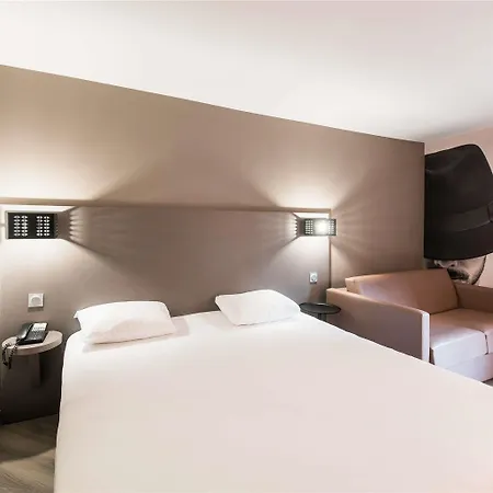 Ibis Styles Nice Vieux Port 3*