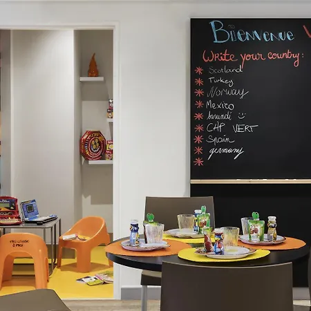 Hotel Ibis Styles Nice Vieux Port 3*