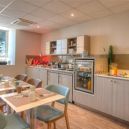Mercure Marche Aux Fleurs Hotel