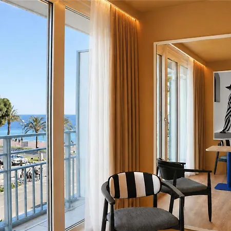 Mercure Promenade Des Hotel 4*