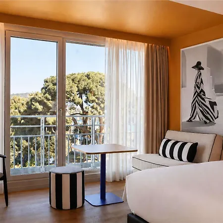 Mercure Promenade Des Hotel 4*