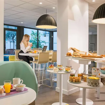 Ibis Styles Centre Gare Hotel 3*