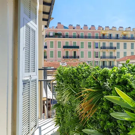 Renting - 4france - Luxe & Comfort Seafront Massena Apartment