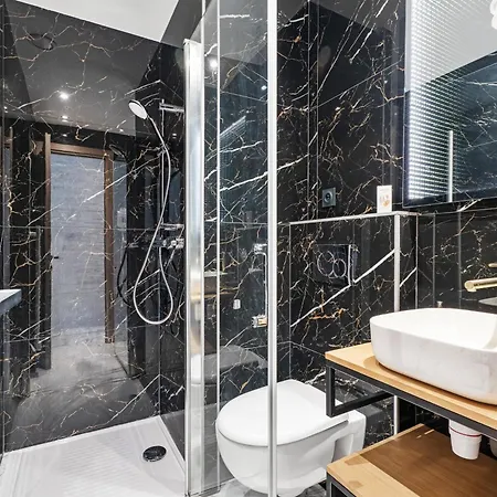 Renting - 4france - Luxe & Comfort Seafront Massena Apartment *