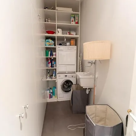 Apartment Superbe Avec Jardin Piscine, Garage Nice