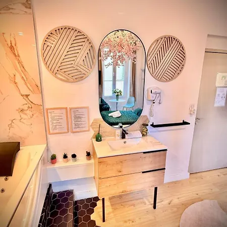 Le Celeste Hotel 3*