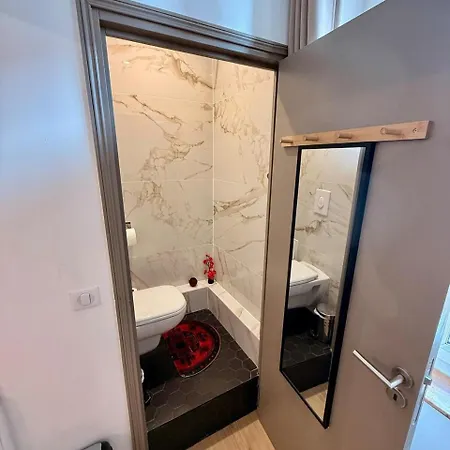 Le Celeste Hotel 3*