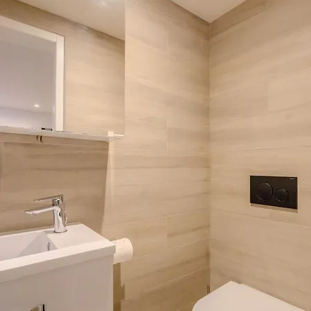Apartment Renove 3 Avec Parking A Nice