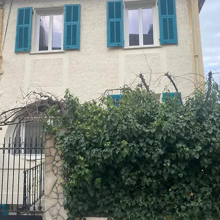 Charming House Near Center With New Air Conditioner