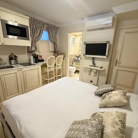 Maison Des Barons Aparthotel 4*