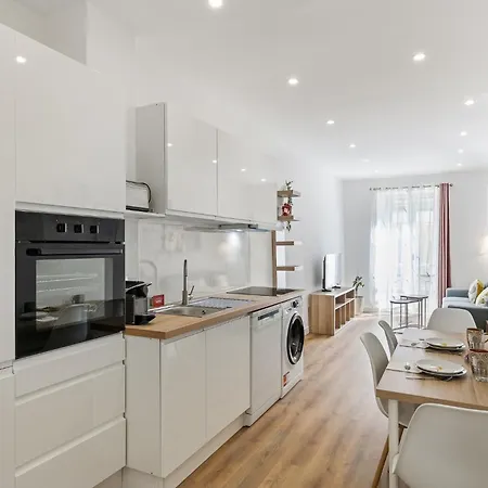 Deloye Fshh Apartment *