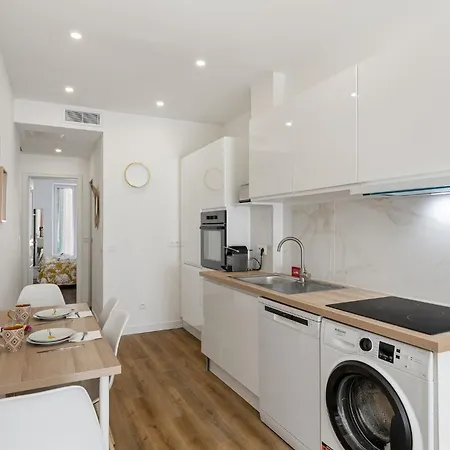 Apartment Deloye Fshh