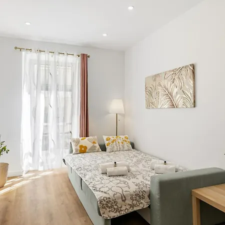 Deloye Fshh Apartment