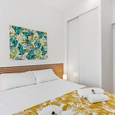 Deloye Fshh Apartment