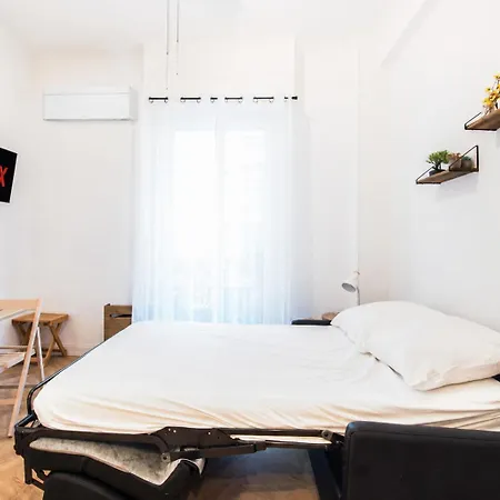 - - Superbe Avec Balcon - Centre - - * Nice