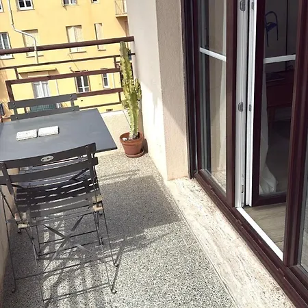 Proche De Liberation Avec Balcon Ensoleille Apartment *