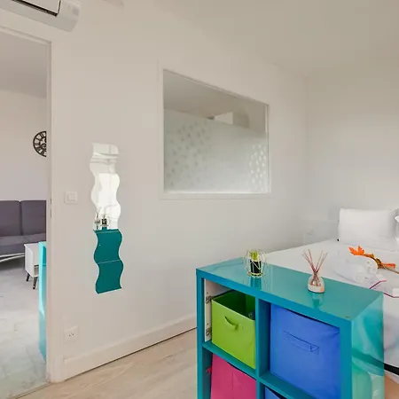 Fabrina With Balcony And Pool - Happy Apartment