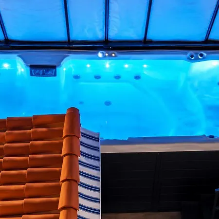 Apartment Piscine Jacuzzi Privee Chauffee, Terrasse Et Garage A