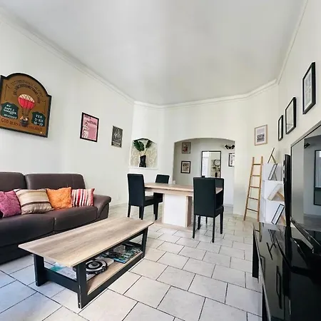 Apartment Centre De *