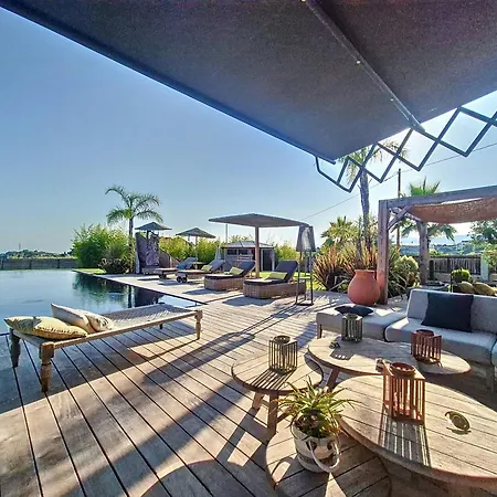 Holiday home Contemporary With Views Of Cap D'antibes *