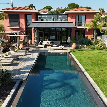 Contemporary With Views Of Cap D'antibes Holiday home
