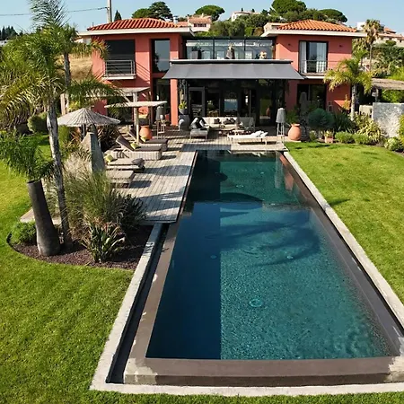 Holiday home Contemporary With Views Of Cap D'antibes
