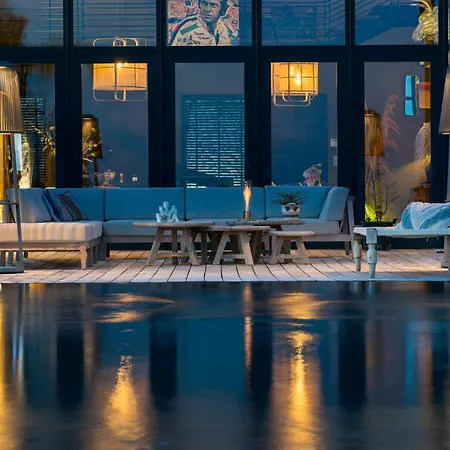 Holiday home Contemporary With Views Of Cap D'antibes