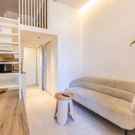 Appartement Nid Perché Avec Aperçu à Pied ! Nice