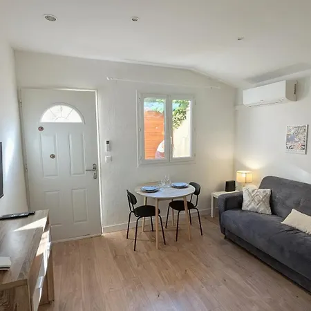 Apartment Avec Terrasse Privee & Clim, Proche Centre
