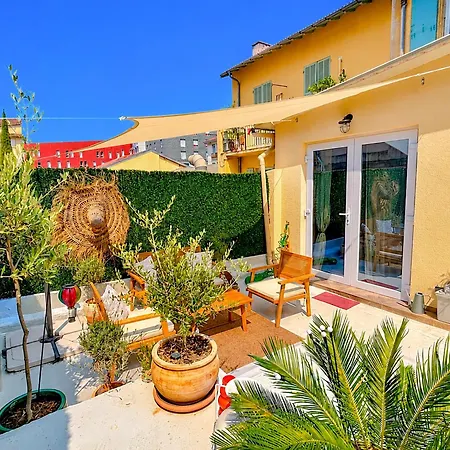 Apartment Le Petit - 4 Studios, 2 With Private Terrace - Centre *