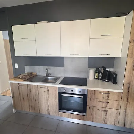 Apartment Spacious 3bdr Near The Exhibition Center *