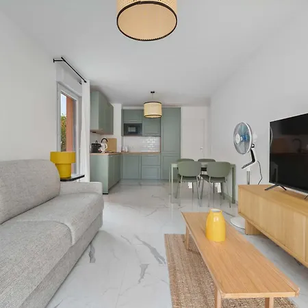 Avec Balcon-terrasse & Clim Apartment
