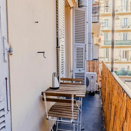Proche De La Vieille Et Promenade Des Nice