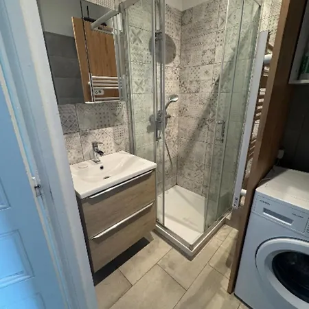 Apartment Spacious 3bdr Near The Exhibition Center