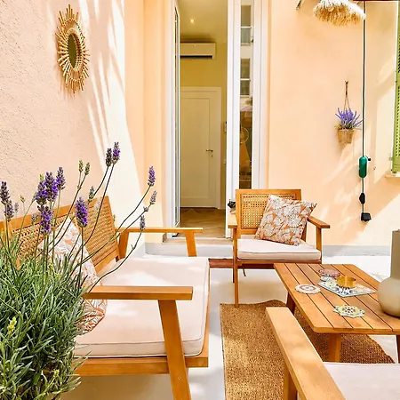 Apartment Le Petit - 4 Studios, 2 With Private Terrace - Centre *